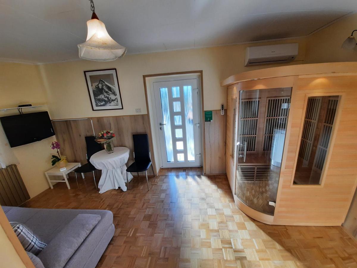 Chalet And Apartment Zonir With Sauna Кобарид Екстериор снимка