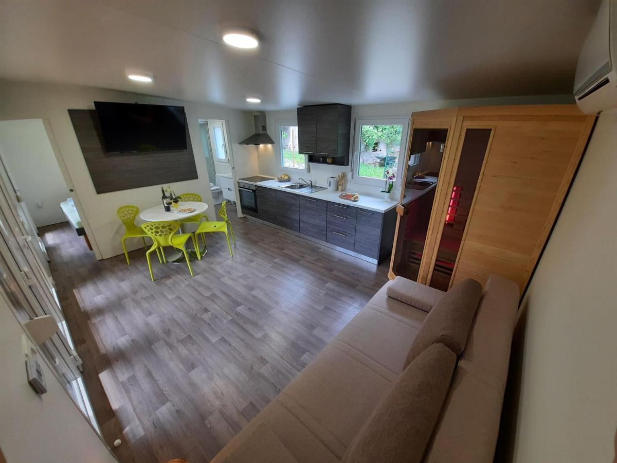 Chalet And Apartment Zonir With Sauna Кобарид Екстериор снимка