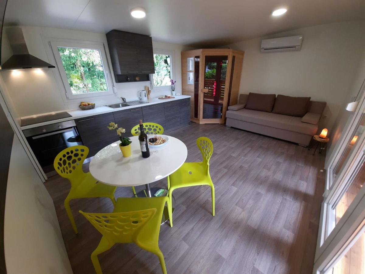 Chalet And Apartment Zonir With Sauna Кобарид Екстериор снимка