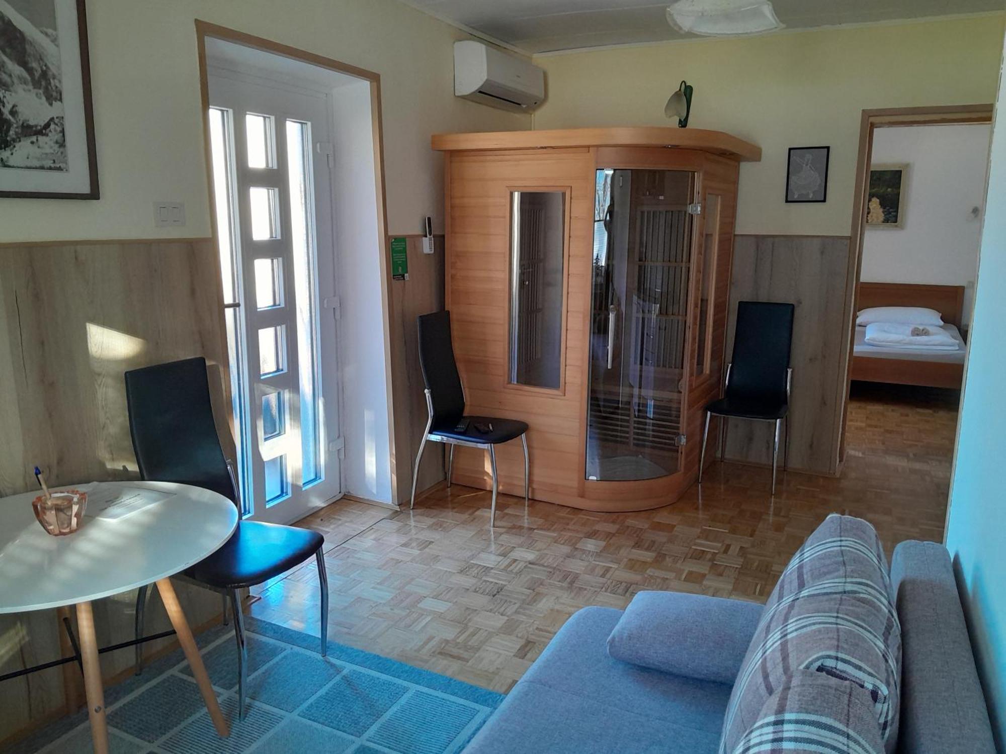Chalet And Apartment Zonir With Sauna Кобарид Екстериор снимка